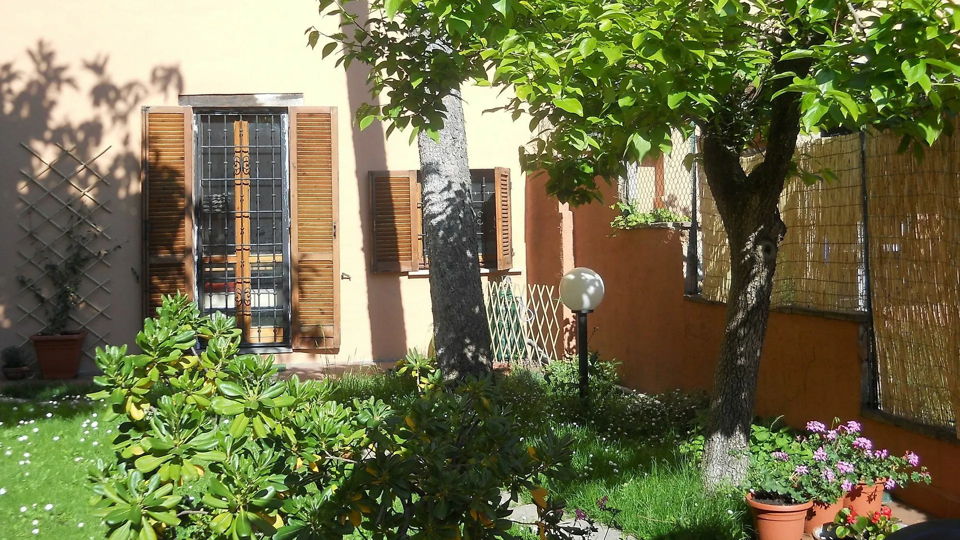 **  Al Giardino Di Alice Bed & Breakfast Perugia Italy